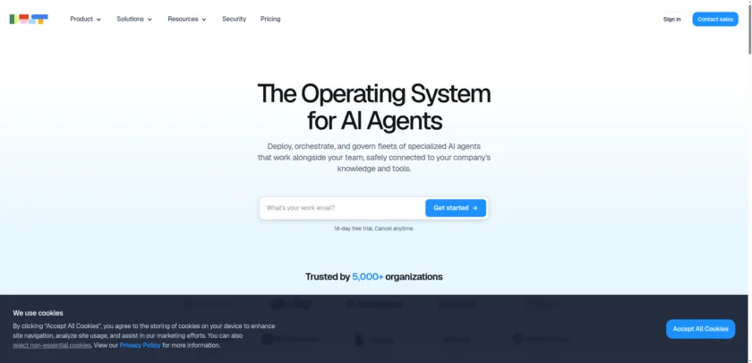 Dust 官网首页，展示团队 AI agents 平台定位